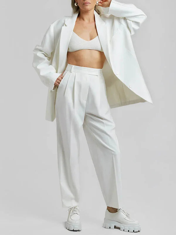 Noelia - Blazer oversize de líneas limpias, color blanco