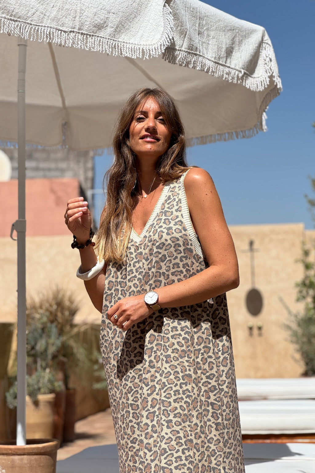 Camila - Vestido largo de tirantes con estampado de leopardo