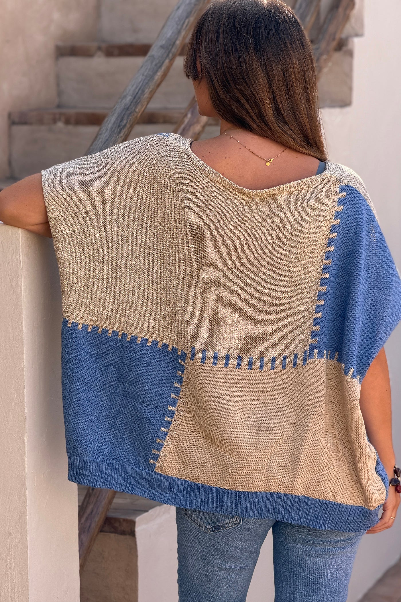 Ines - Suéter holgado de punto de algodón con diseño de patchwork en azul y dorado